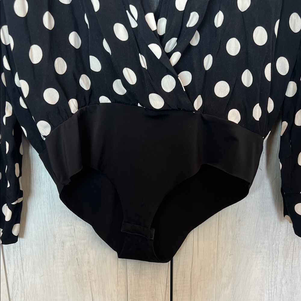 Zara Black and White Polka Dot Plunge Neckline Bodysuit Blouse - Picture 4 of 7